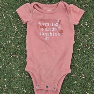 🦋 Peach Smiles and Sunshine Onsie, Baby Girl Size 3M